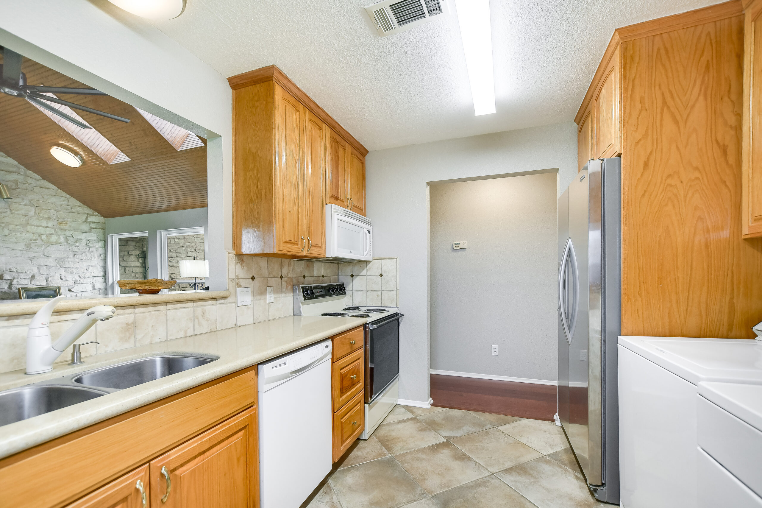 031_Guest House Kitchen